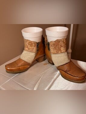 Women's Tan Mixed-Material Ankle Boots